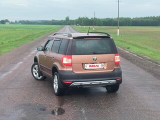 2011 Skoda Yeti I, коричневый, 950000 рублей, вид 2