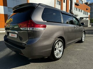 2010 Toyota Sienna III, серый, 2090000 рублей, вид 5
