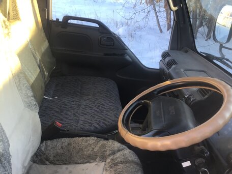 2004 Isuzu Elf (N-series), белый, 3000000 рублей, вид 3