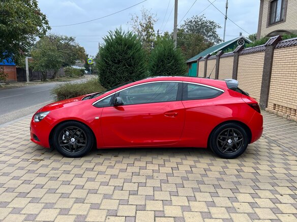 2013 Opel Astra GTC J Рестайлинг, красный, 899999 рублей - вид 7