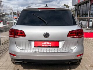 2010 Volkswagen Touareg II, серебристый, 1999000 рублей, вид 5