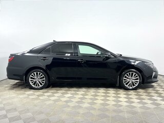 2017 Toyota Camry VII (XV50) Рестайлинг 2, чёрный, 1890900 рублей, вид 5