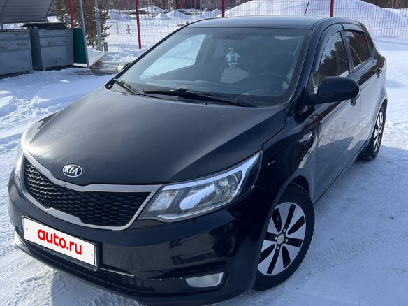 2015 Kia Rio III Рестайлинг, чёрный, 960000 рублей