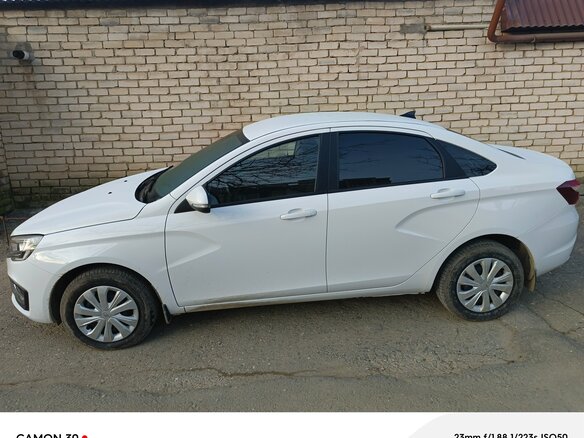 2024 Lada (ВАЗ) Vesta I Рестайлинг (NG), белый, 1380000 рублей - вид 3