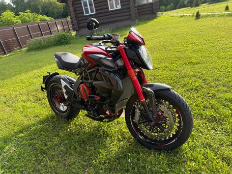 2015 MV Agusta Brutale 800, красный, 1350000 рублей, вид 5
