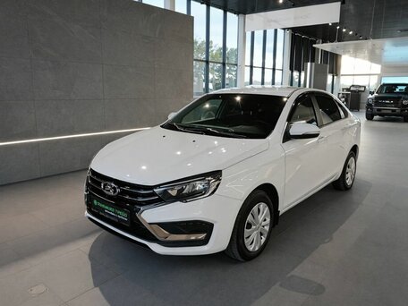 2024 Lada (ВАЗ) Vesta I Рестайлинг (NG), белый, 1279000 рублей, вид 3