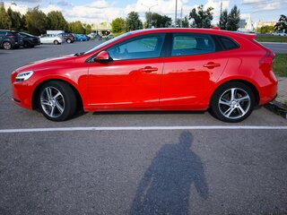 2017 Volvo V40 II Рестайлинг, красный, 1599999 рублей, вид 3