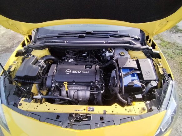 2013 Opel Astra GTC J Рестайлинг, жёлтый, 1800000 рублей - вид 10