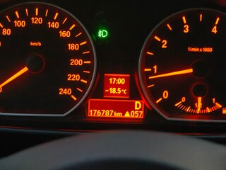2010 BMW 1 серии 116i I (E81/E82/E87/E88) Рестайлинг, белый, 900000 рублей, вид 5
