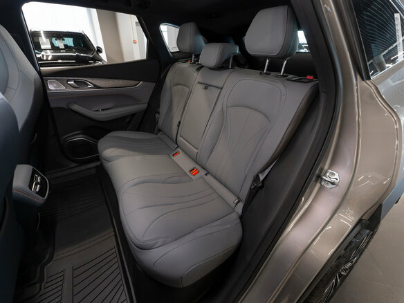 2026 Geely Galaxy M7, серый - вид 14