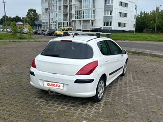 2011 Peugeot 308 I Рестайлинг, белый, 400000 рублей, вид 4