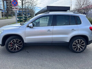 2010 Volkswagen Tiguan I, серебристый, 1200000 рублей, вид 2