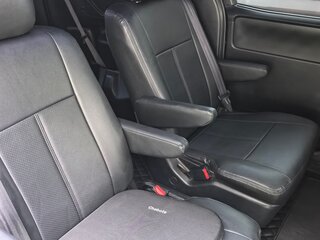 2017 Toyota Voxy III (R80), чёрный, 2400000 рублей, вид 4