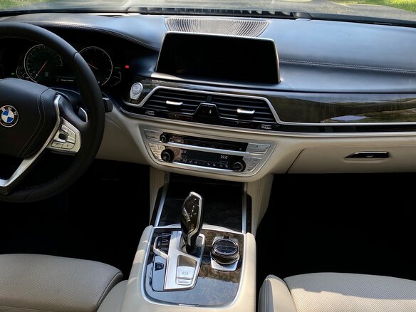 2017 BMW 7 серии Long 740Li VI (G11/G12), чёрный, 4400000 рублей - вид 7