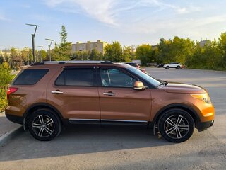 2014 Ford Explorer V, коричневый, 1759999 рублей, вид 5