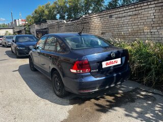 2017 Volkswagen Polo V Рестайлинг, синий, 880000 рублей, вид 2