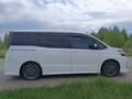 2014 Toyota Voxy III (R80), белый, 1680000 рублей - вид 2