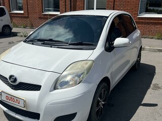 2008 Toyota Vitz II (XP90), белый, 480000 рублей, вид 1