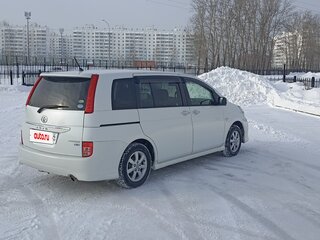 2010 Toyota ISis I Рестайлинг, белый, 1400000 рублей, вид 5