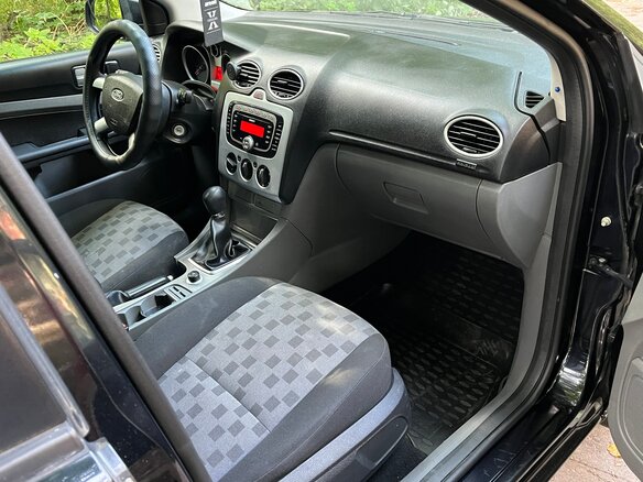 2009 Ford Focus II Рестайлинг, чёрный, 430000 рублей - вид 8