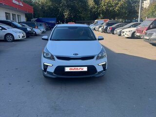2019 Kia Rio IV, белый, 1200000 рублей, вид 2