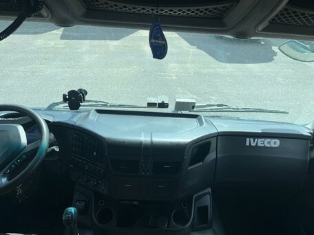 2017 Iveco Stralis, белый, 3000000 рублей, вид 4