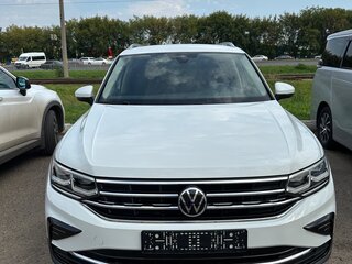 2021 Volkswagen Tiguan II Рестайлинг, белый, 3600000 рублей, вид 1
