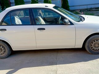 2000 Mazda Familia VIII (BJ), белый, 175000 рублей, вид 2