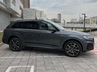 2019 Audi Q7 50 TDI II (4M) Рестайлинг, серый, 6000000 рублей, вид 3