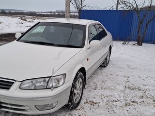 1999 Toyota Camry IV (XV20) Рестайлинг, белый, 750000 рублей, вид 3