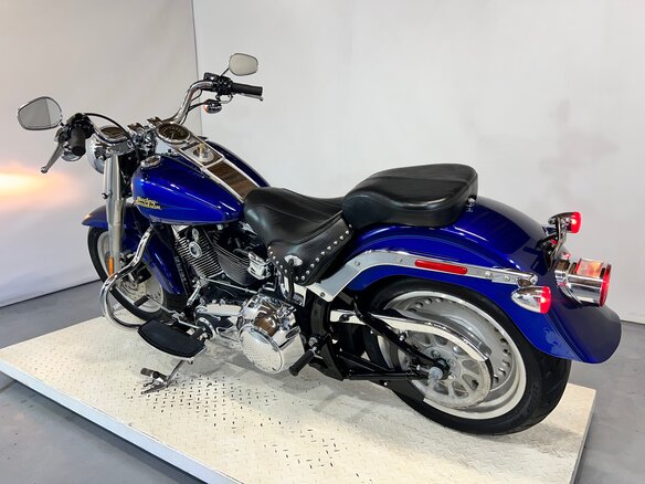 2007 Harley-Davidson Fat Boy, синий, 610000 рублей - вид 12