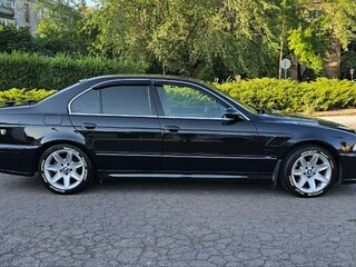 2002 BMW 5 серии 540i IV (E39) Рестайлинг, чёрный, 3000000 рублей, вид 4
