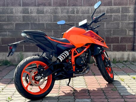 2026 KTM 390 Duke, оранжевый, 699000 рублей, вид 5