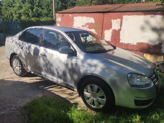 2010 Volkswagen Jetta V, серебристый, 1092000 рублей, вид 1