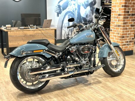 2024 Harley-Davidson Fat Boy, голубой, 3800000 рублей, вид 3