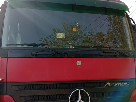 2008 Mercedes-Benz Actros, красный, 4000000 рублей, вид 5