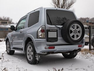 2005 Mitsubishi Pajero III Рестайлинг, серебристый, 1550000 рублей, вид 4