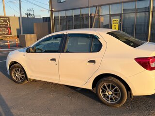 2015 Renault Logan II, белый, 750000 рублей, вид 2