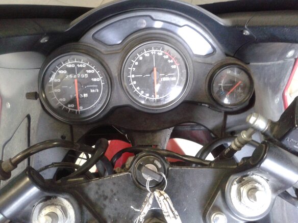 1997 Suzuki RF 400, красный - вид 3