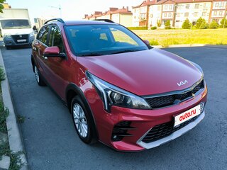 2022 Kia Rio X IV Рестайлинг, красный, 1580000 рублей, вид 3