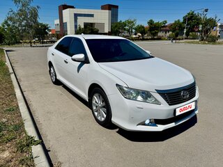 2013 Toyota Camry VII (XV50), белый, 1700000 рублей, вид 4