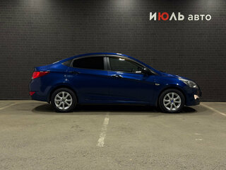2014 Hyundai Solaris I Рестайлинг, синий, 890000 рублей, вид 4