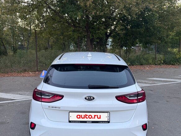 2018 Kia Ceed III, белый, 1500000 рублей - вид 3