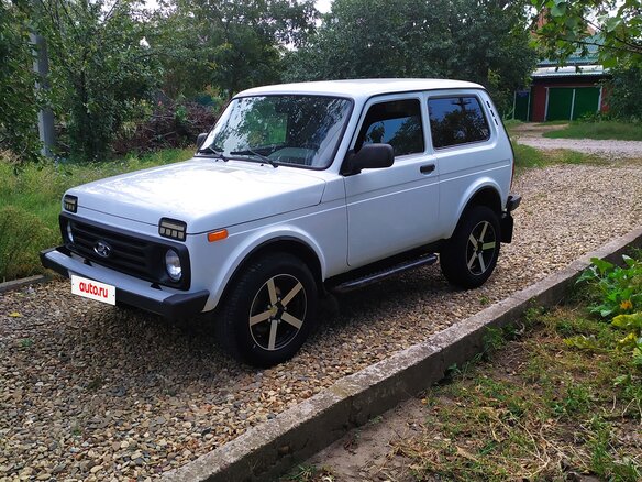 2017 Lada (ВАЗ) 2121 (4x4) I Рестайлинг, белый, 550000 рублей - вид 4