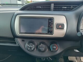 2015 Toyota Vitz III (XP130) Рестайлинг, синий, 1100000 рублей, вид 5