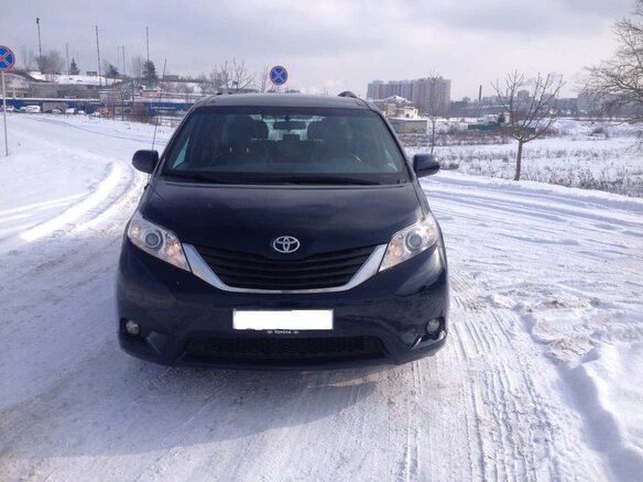 2010 Toyota Sienna III, зелёный, 1516518 рублей - вид 1