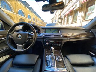 2013 BMW 7 серии Long 750Li xDrive V (F01/F02/F04) Рестайлинг, чёрный, 1390000 рублей, вид 4