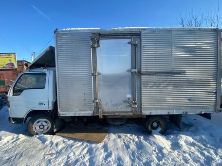 1991 Mazda Titan, белый, 800000 рублей, вид 3