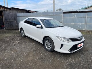2016 Toyota Camry VII (XV50) Рестайлинг, белый, 1560000 рублей, вид 3
