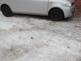 2004 Toyota Sienta I, серебристый, 550000 рублей, вид 4